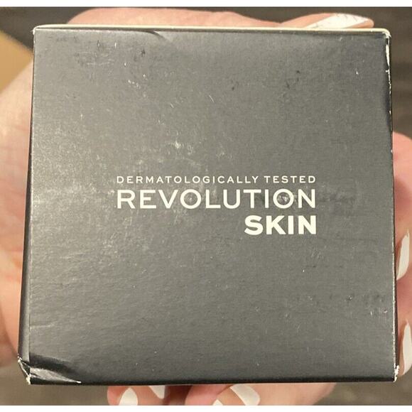 Revolution Skin Charcoal & Glycolic Acid Face Mask For Blemishes - Picture 5 of 6